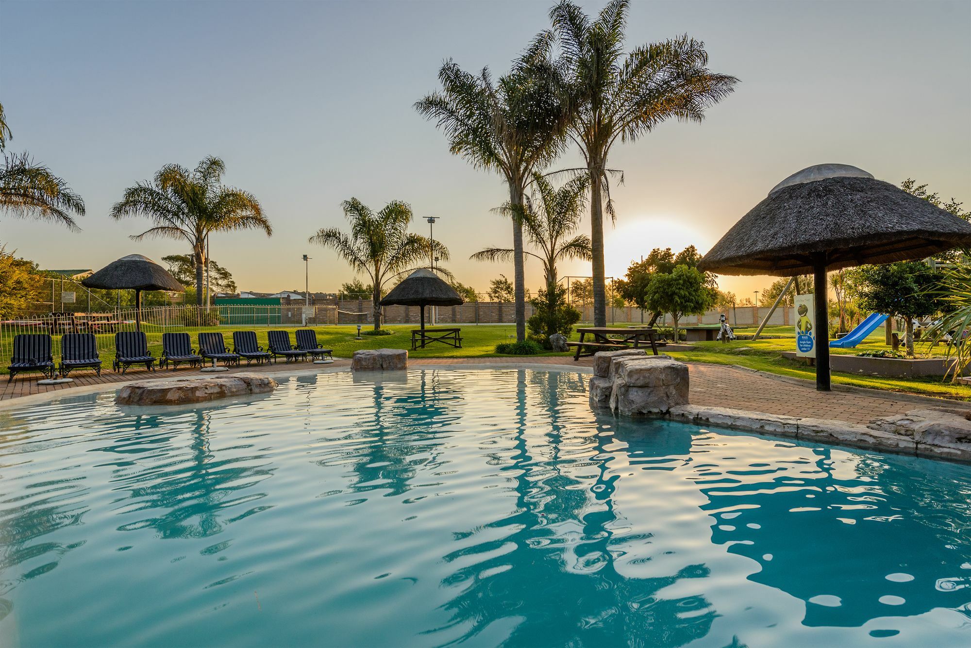 Formosa Bay Hotel Plettenbergbaai Buitenkant foto